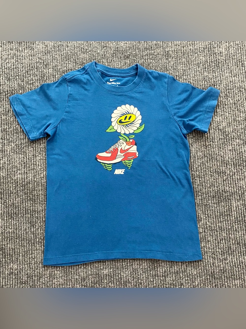 Nike Kids Blue T-shirt With Sneaker & Daisy Size M